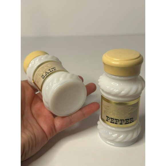 VTG Milk Glass Salt & Pepper Shakers Hazel Atlas Circa 1950s Mid Century Retro - Picture 4 of 7